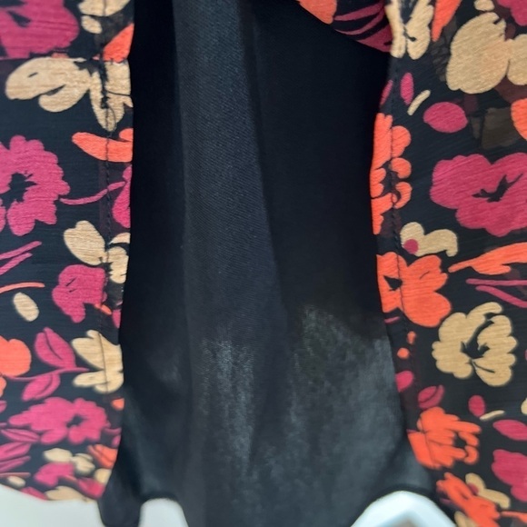 NWOT Kaileigh Floral Dress Floral Black Red Size Medium - Picture 5 of 14